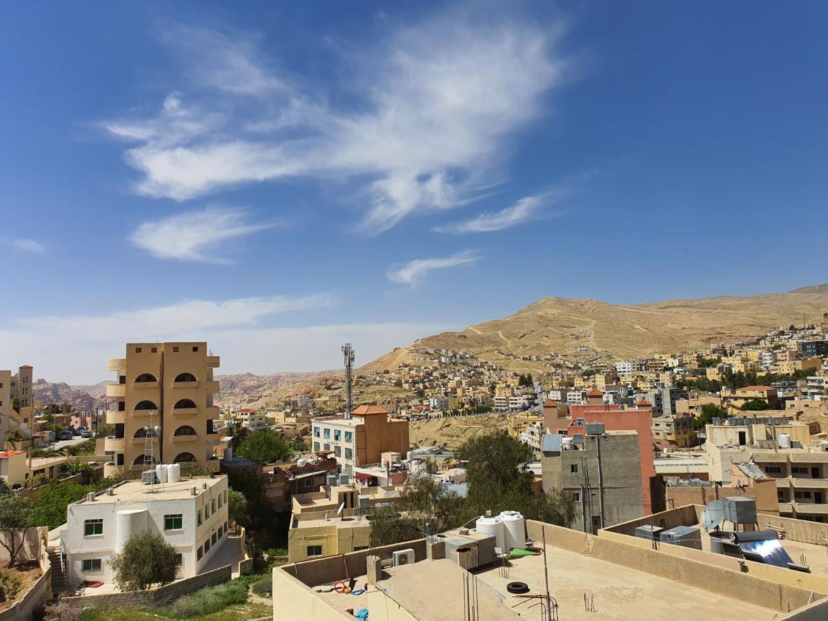 דירות וואדי מוסא Zaina Apt מראה חיצוני תמונה