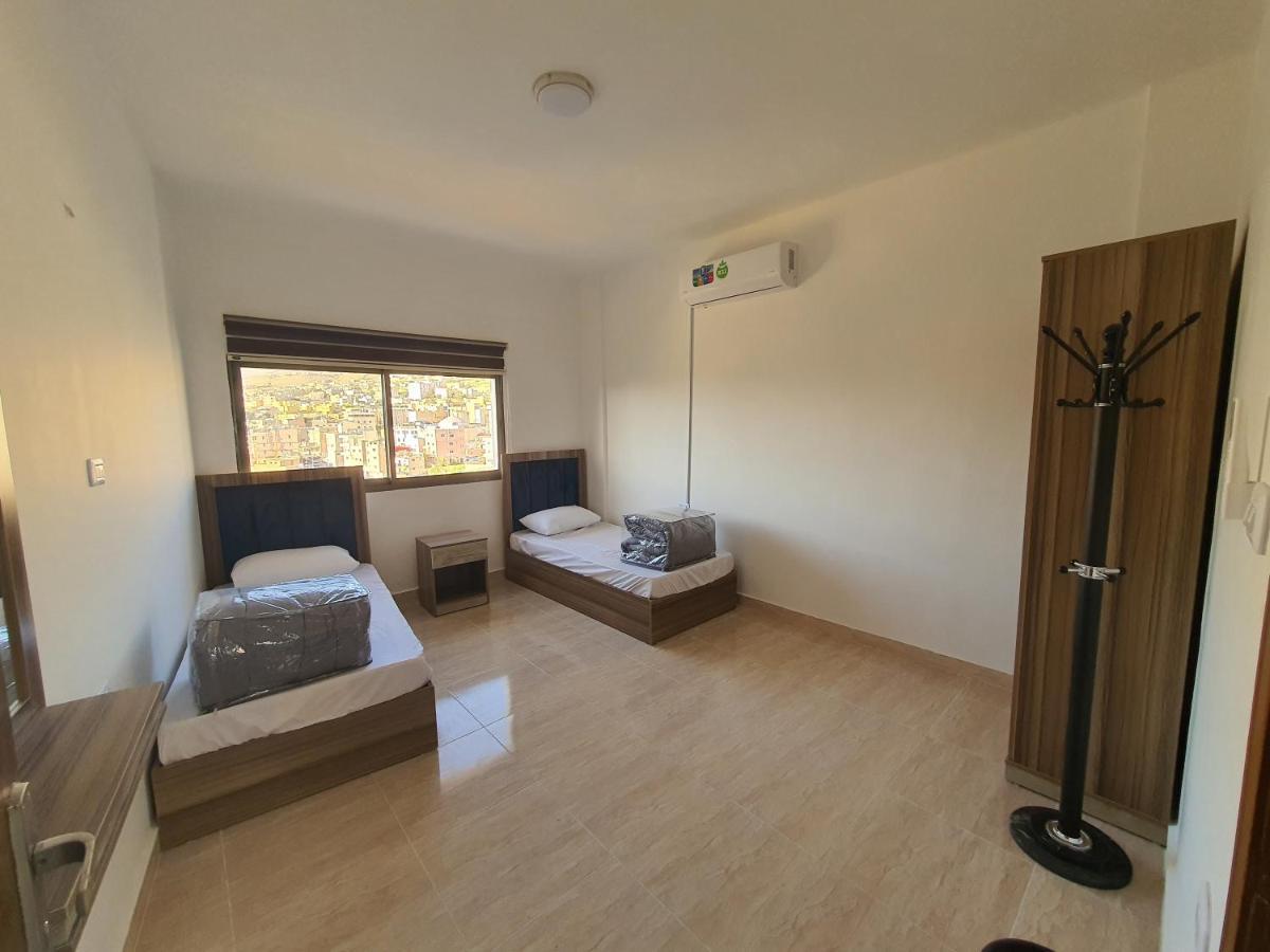 דירות וואדי מוסא Zaina Apt מראה חיצוני תמונה