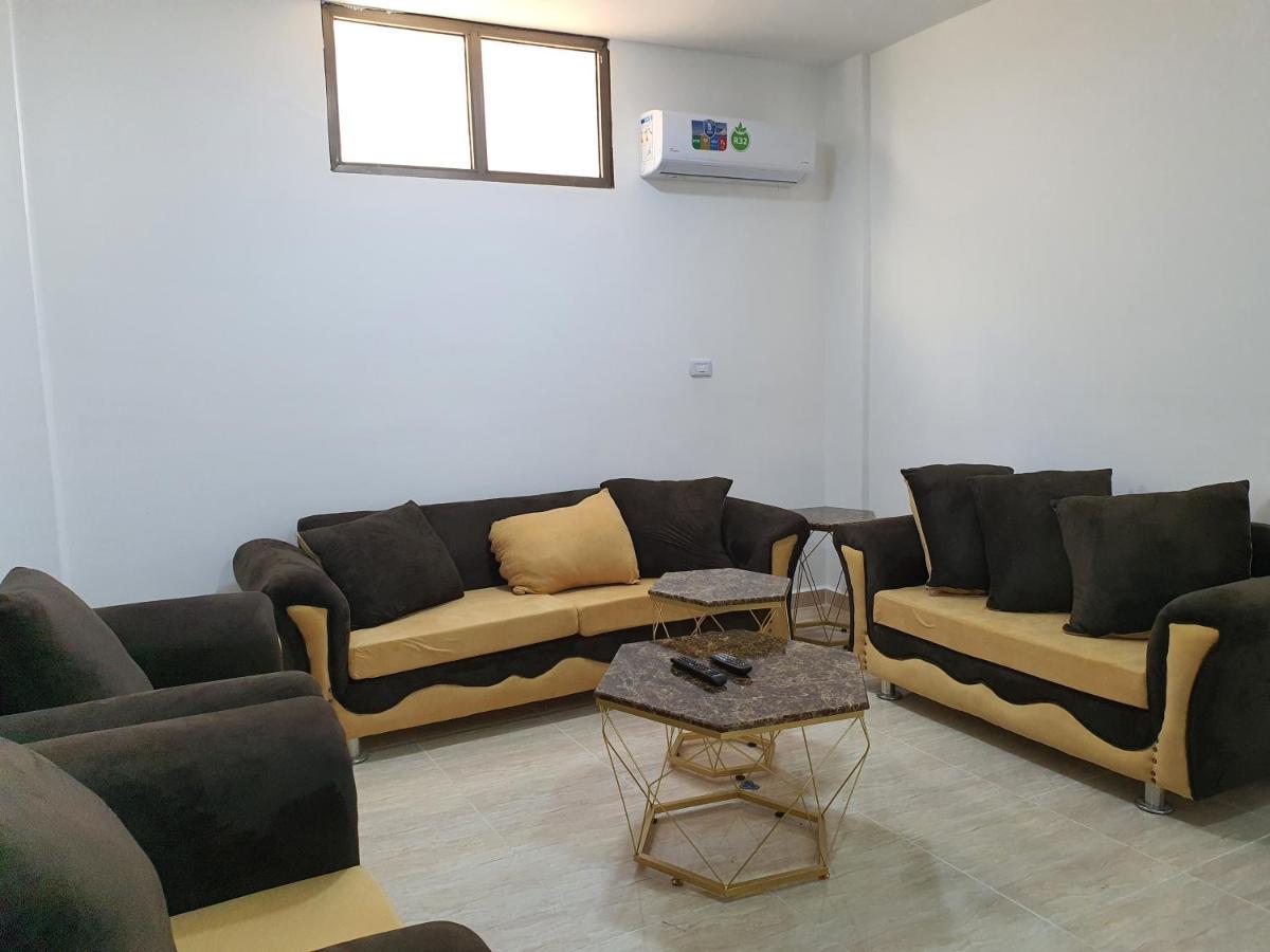 דירות וואדי מוסא Zaina Apt מראה חיצוני תמונה
