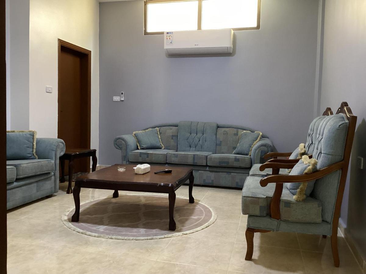 דירות וואדי מוסא Zaina Apt מראה חיצוני תמונה